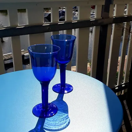 Liegeplatz Am Yachthafen *